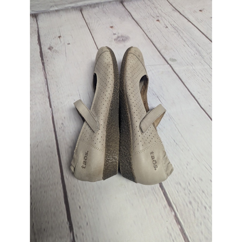 Taos  Sand Dollar Leather Perforated Slip On Mary Janes Wedge Woman Sz 38 US 7.5 - Picture 4 of 8